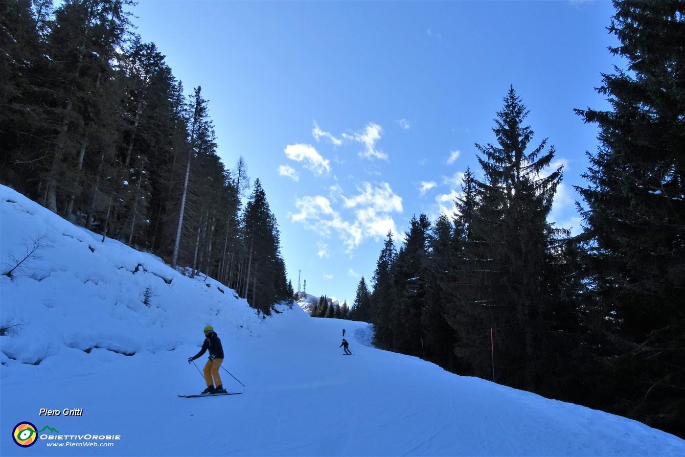 25 Salendo la pista panoramica.JPG